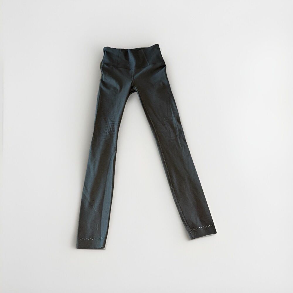 Lululemon Zoned In Tight Black Size 4 High Rise 26” Inseam Textured Panels
